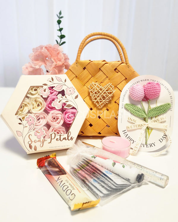 Blush Bloom Gift Hamper 🌸